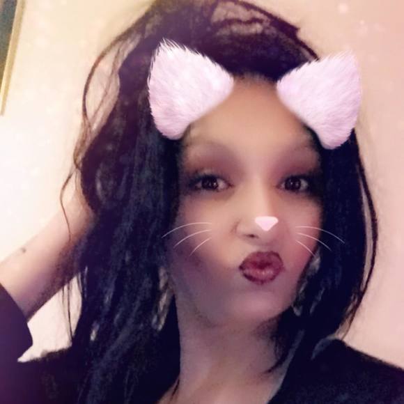 Meet your Posher, Julie - Picture 1 of 1